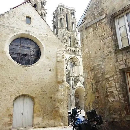 Medieval Cozy In لووْ